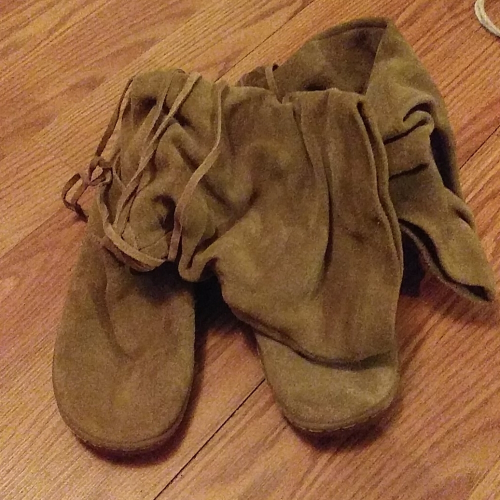 Tan lace-up boots